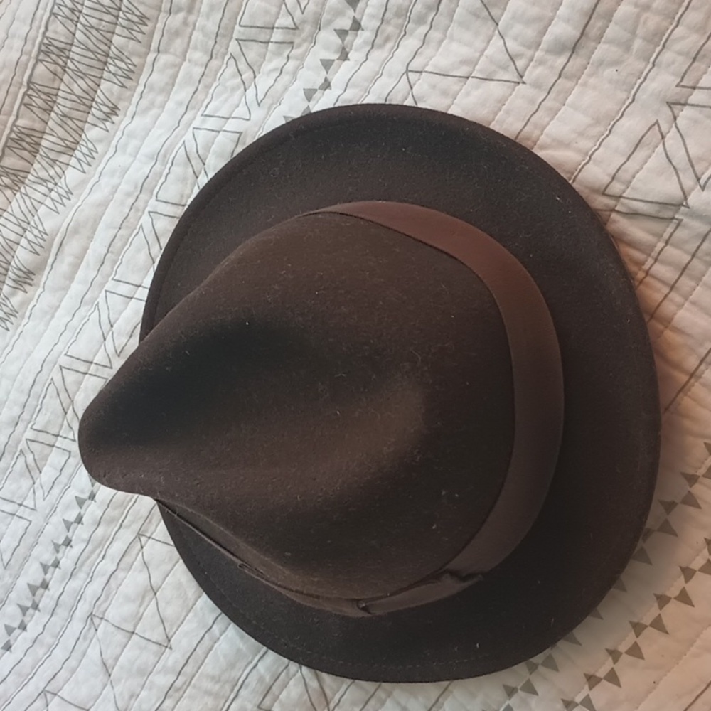 Hat - Picture 3 of 6